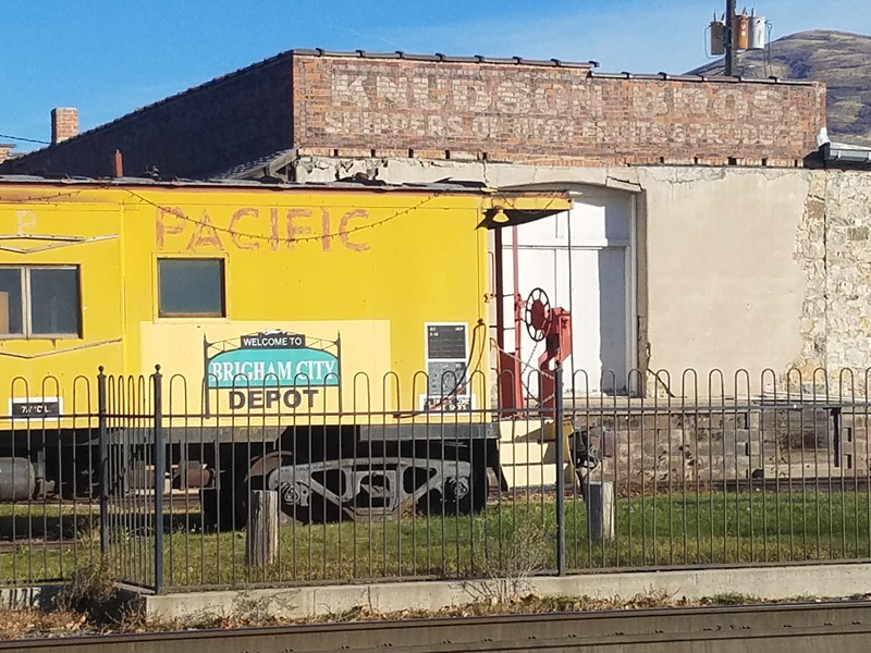 Knudson Brothers Fruit Packing Building near the Depot.
