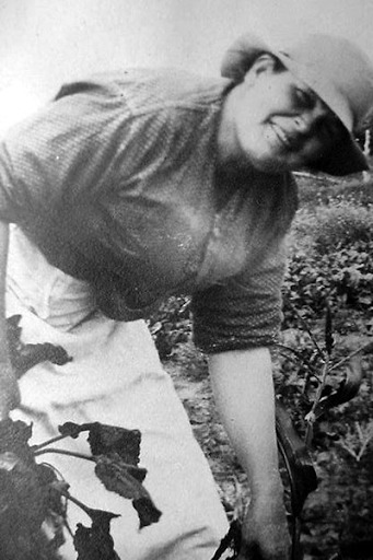 Elinore Stewart in garden<br />