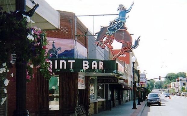 The Mint Bar (left) in 2009 shows the establishment post the 1948 renovations