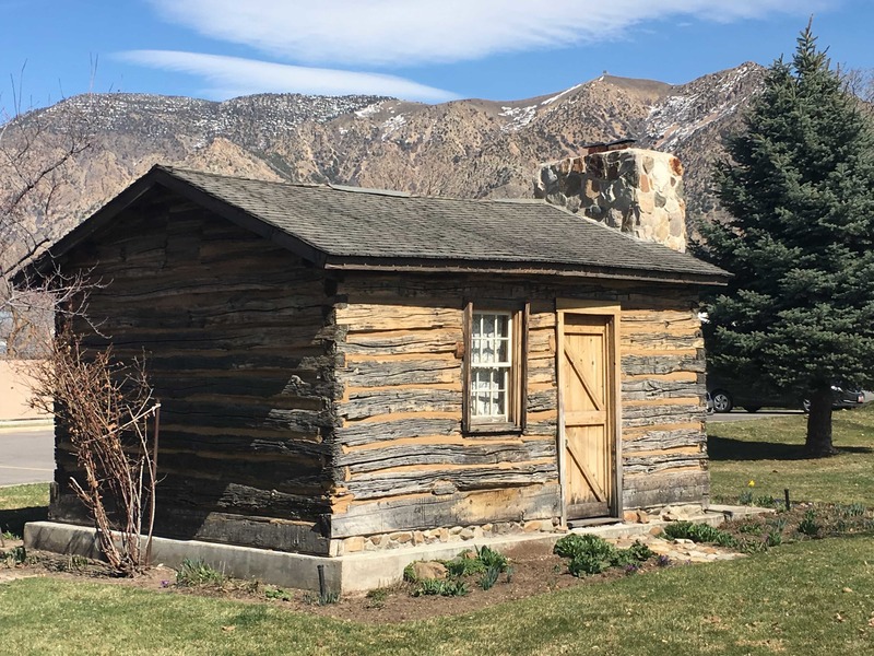 The Knudsen Pioneer Cabin