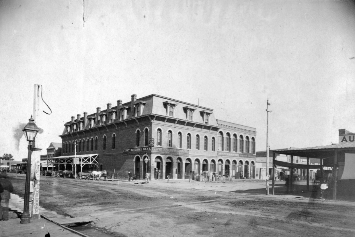 1870 Exterior Photo