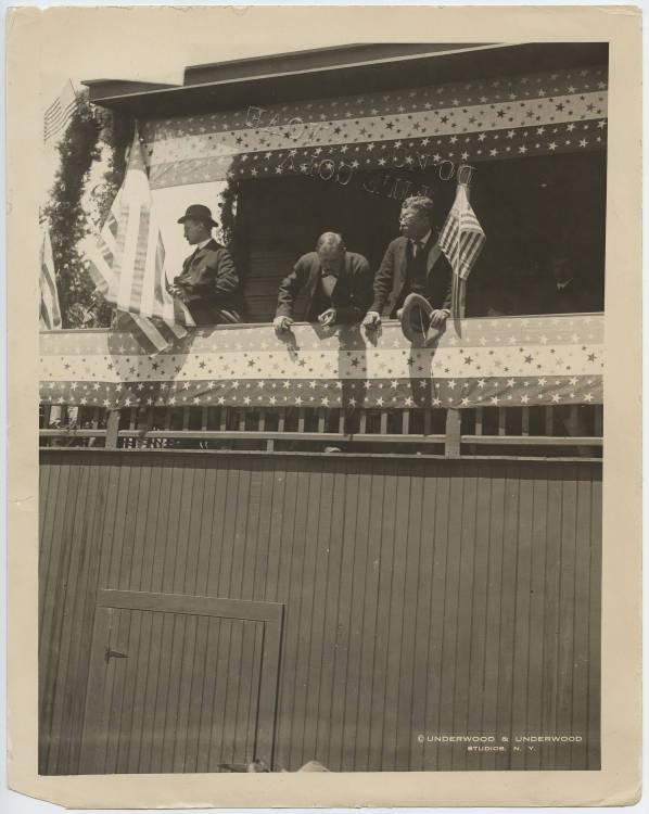 President Roosevelt delivers a speech while he visits the Grand Canyon