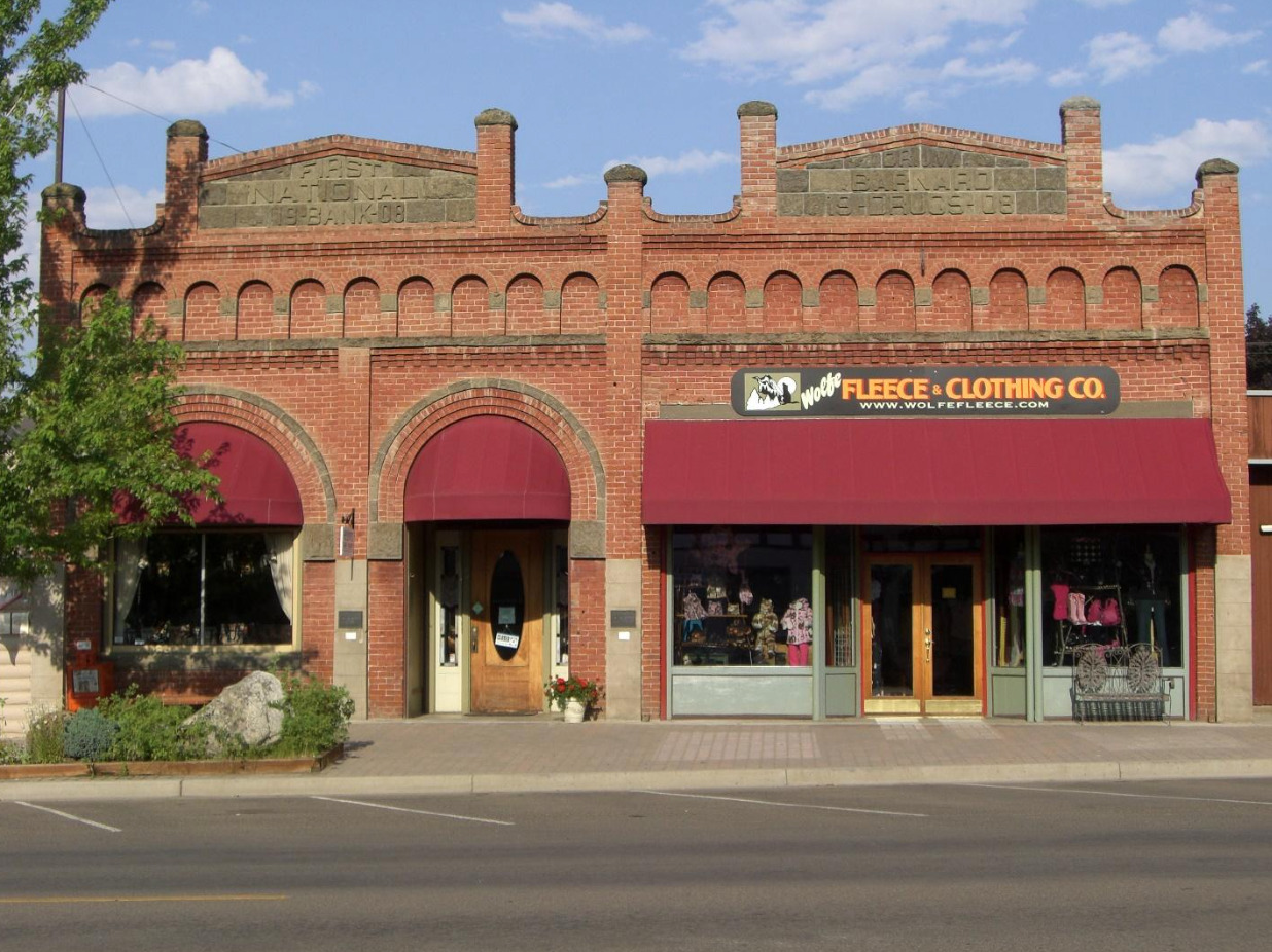 Exterior view of the First National Bank of Joseph building, 2013