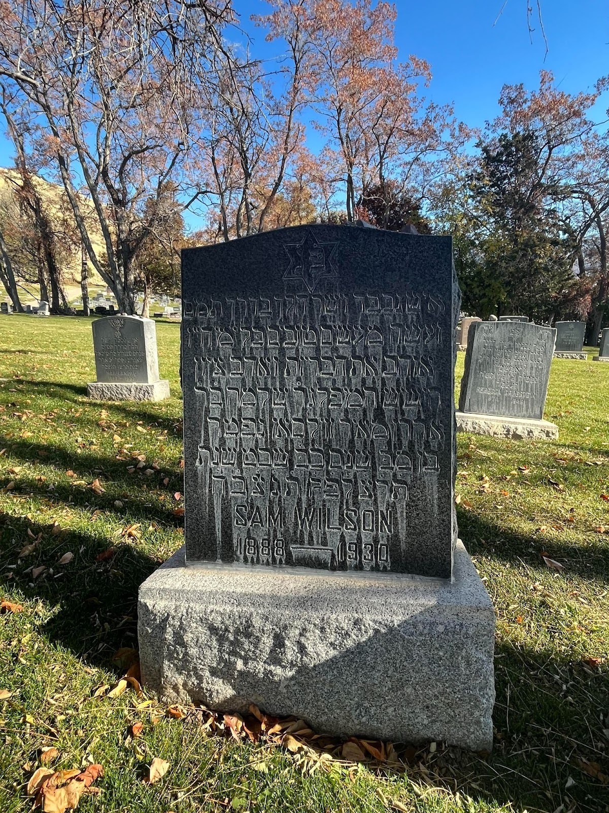 Grave Detail